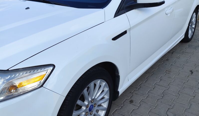 
								Ford Mondeo 2013 full									