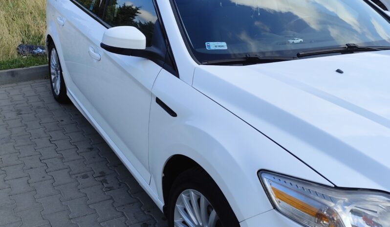 
								Ford Mondeo 2013 full									