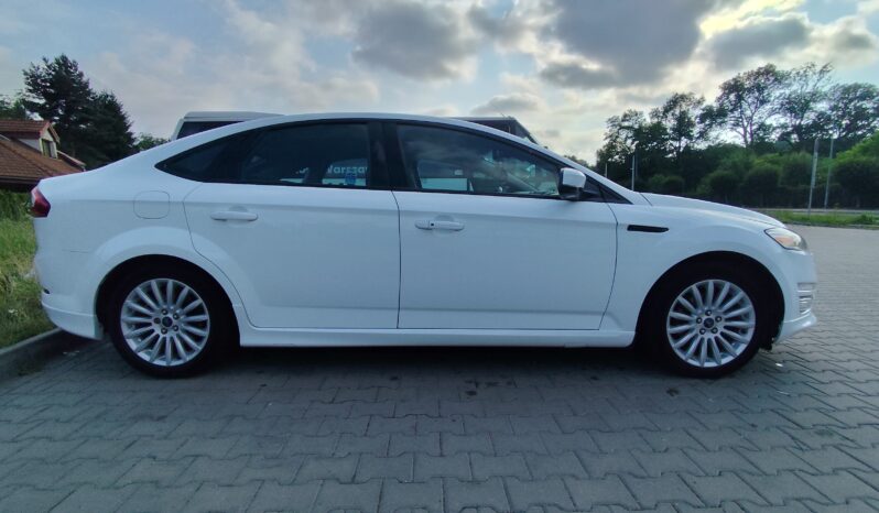 
								Ford Mondeo 2013 full									
